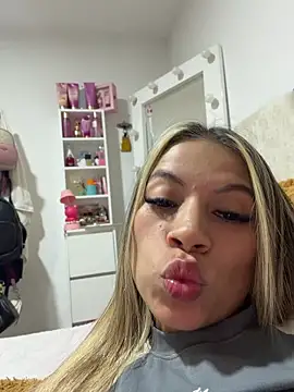 Mia_Rosee1 webcam