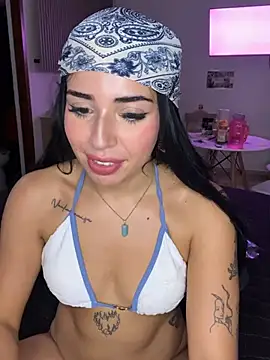 sweetbrunette22 webcam