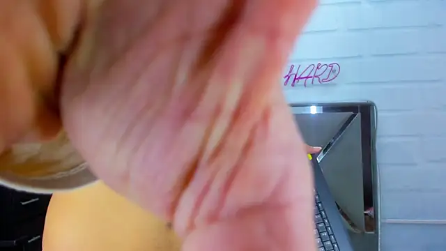 Flirty_Fusion webcam