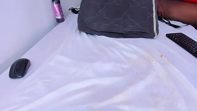 Roxan-hot69 webcam