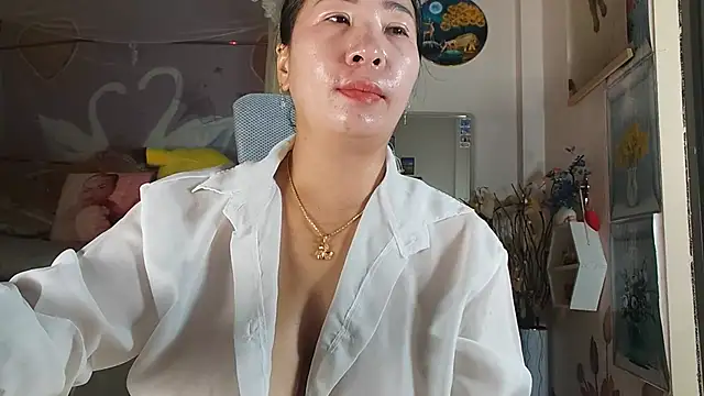 lyly_asian webcam