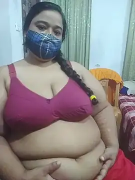 momo_loves webcam