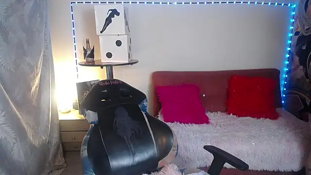 Lucia_evans22 webcam