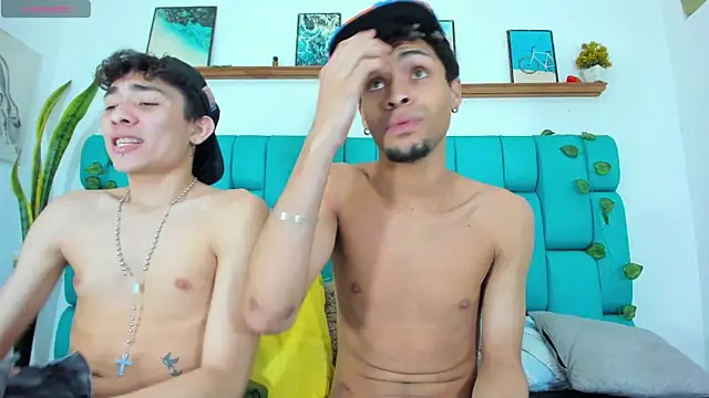 STRANGER_BOYS webcam