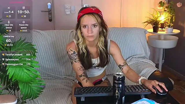 AgataMilk webcam