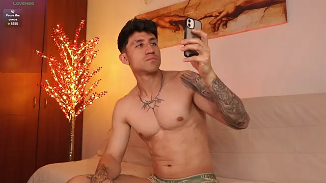 Latin_Green_Eyes_ webcam