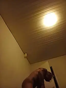 AthleticWomenizer2 webcam