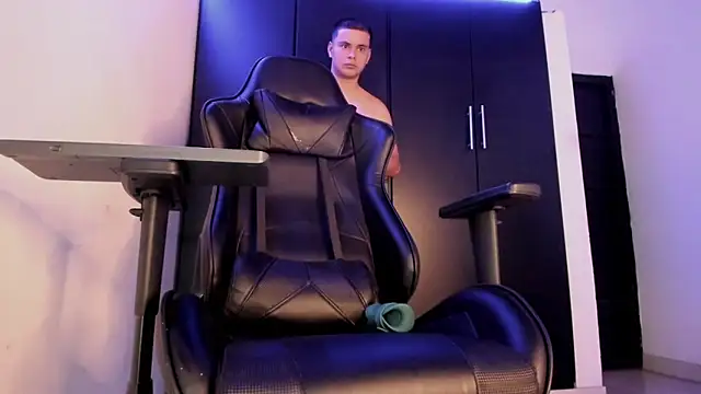 Liam_Mateo webcam