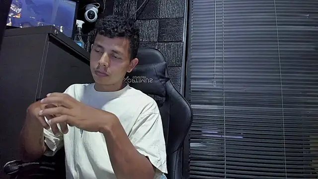 boy_bigcock24cm webcam