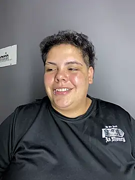 Hailey_Curvy webcam