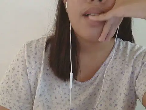 ChubbyButty live cam on StripChat