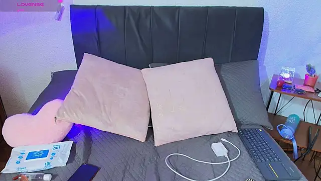 samm_curvy webcam