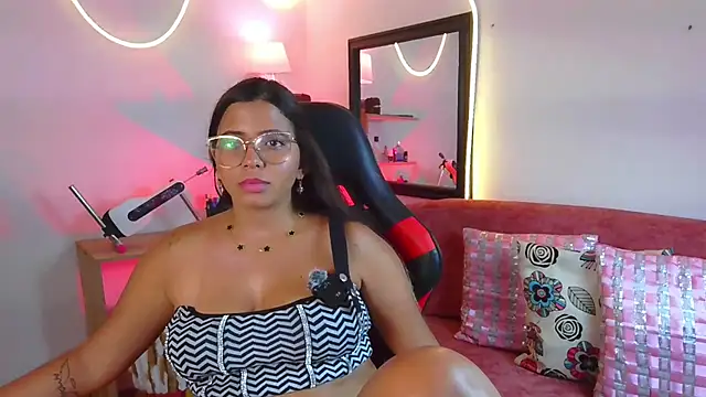 Megaan_Greey webcam