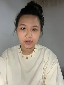 Almira6868 webcam