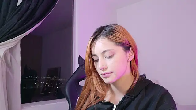 annie_mora webcam