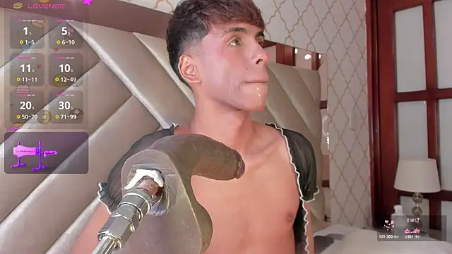 kaelsoft_ (M twink) - 5 fingers inside my ass