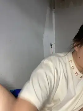 Almira6868 webcam