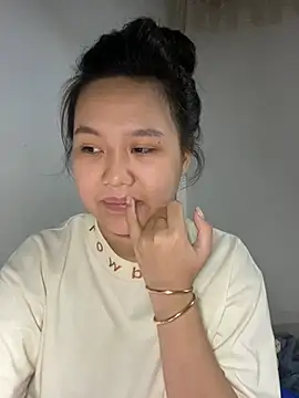 Almira6868 webcam