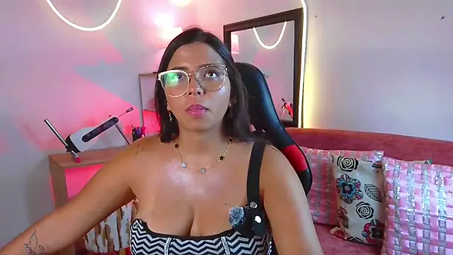 Megaan_Greey webcam