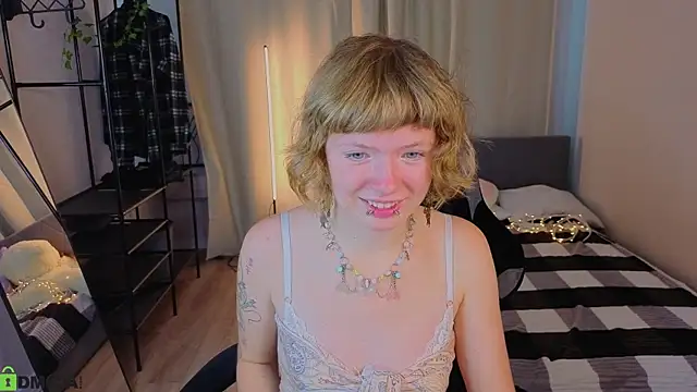 VioletDesiree webcam