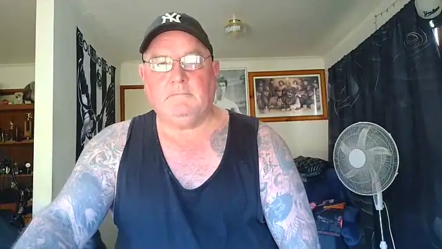 KINKYBLUEYES69 webcam