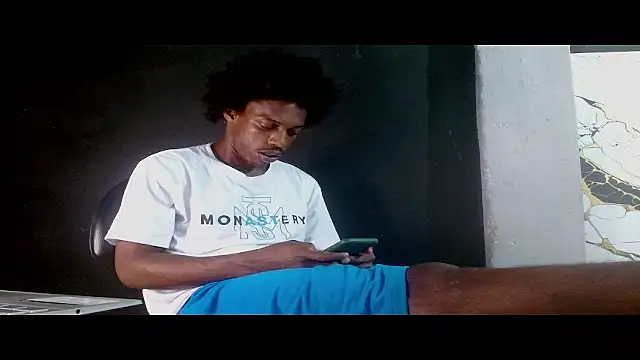 Larry-n-clouds webcam