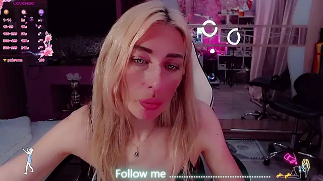 AnnieGOld_ webcam