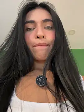 DaphneUwu live cam on StripChat