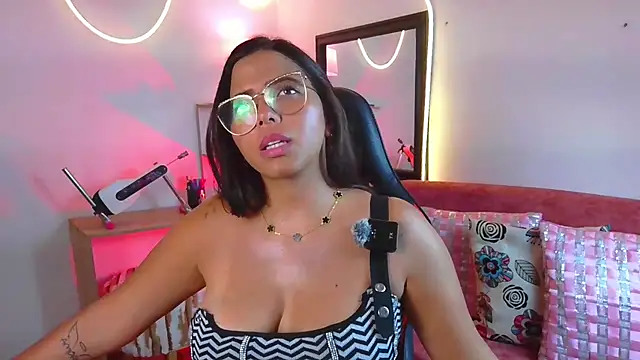 Megaan_Greey webcam