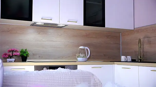 SunnivaCovil live sex cam