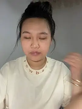 Almira6868 webcam