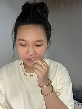 Almira6868 webcam