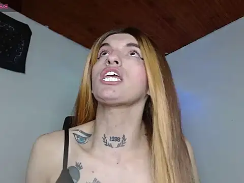 Scarlett_crastrawberry webcam