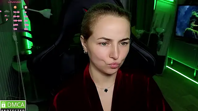 Mira_Mermayd live cam on StripChat