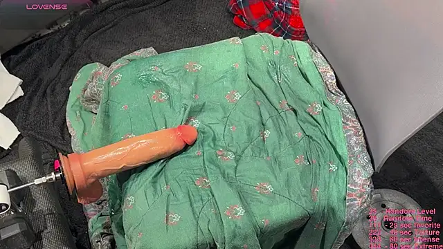 Toronto325 live sex cam