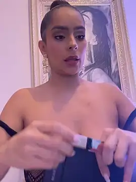 Mau_White webcam