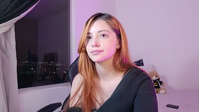 annie_mora (F young) - Plug Anal