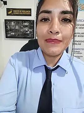 maye__13 (G young) - I play with my pussy in the office