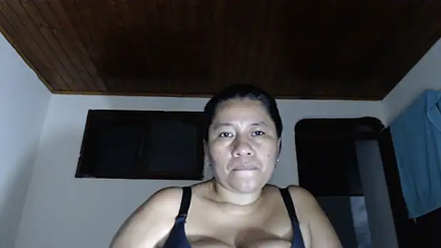 adrixxx38 live cam on StripChat