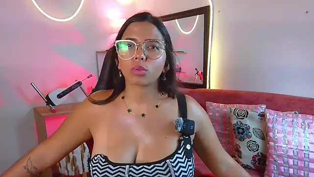 Megaan_Greey webcam