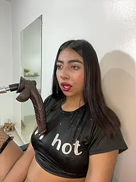 cherry_skinnyy_ webcam