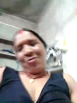 Loomaraj live webcam show