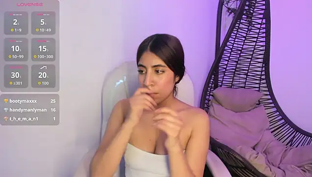 lunitaa18 live webcam show