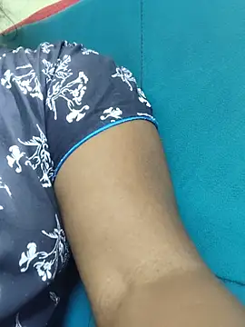 yamini1431 live webcam show