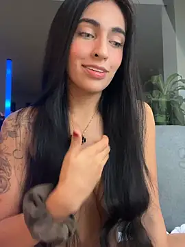 DaphneUwu live webcam show