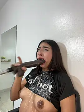 cherry_skinnyy_ webcam