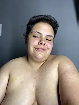Hailey_Curvy webcam