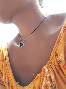 Sweet-runi live webcam show