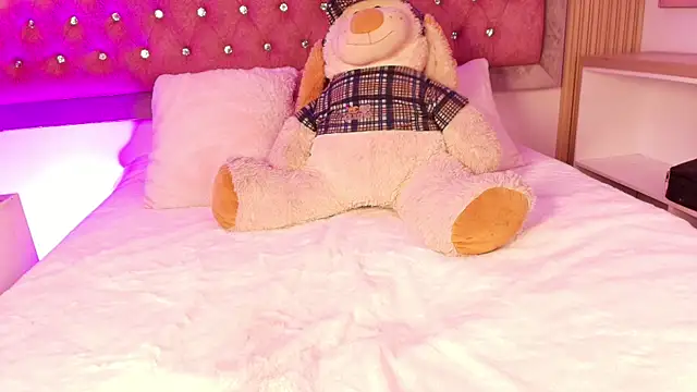 ZairaFoox webcam