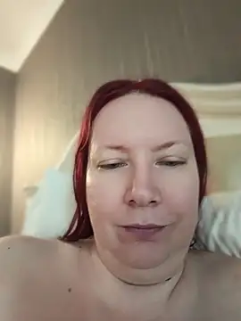 GoddessLara webcam